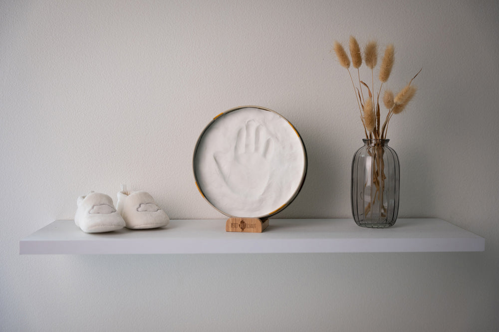 Celebrate the magic of your baby’s first days with the Baby Box Round Little Prairie in order to create a lasting memory filled with love, creativity, and style!