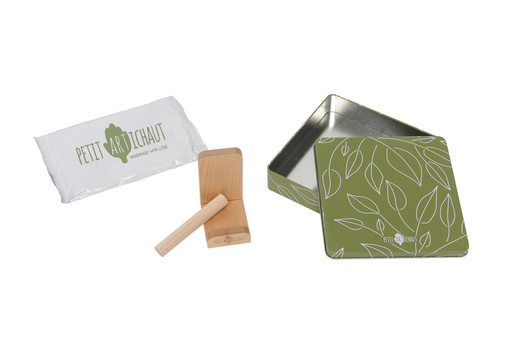 The Baby Box Square Olive Tree is a memorable newborn gift or pregnancy gift that parents will treasure forever.
